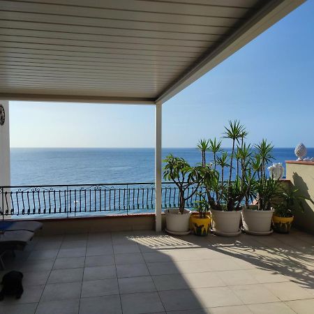 Apartmán Attico Delle Pomelie Santa Teresa Di Riva Exteriér fotografie
