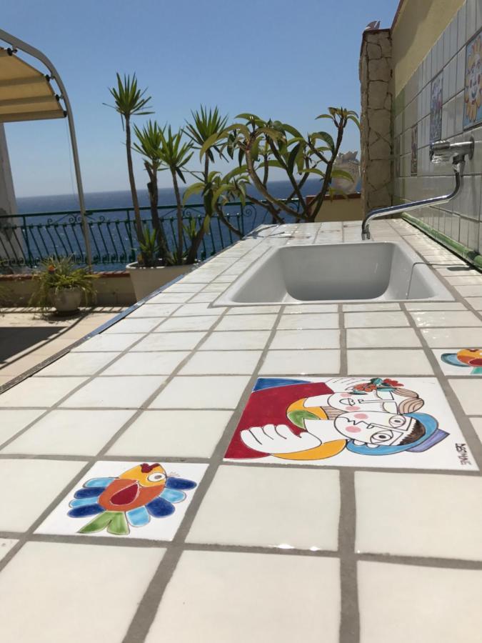 Apartmán Attico Delle Pomelie Santa Teresa Di Riva Exteriér fotografie