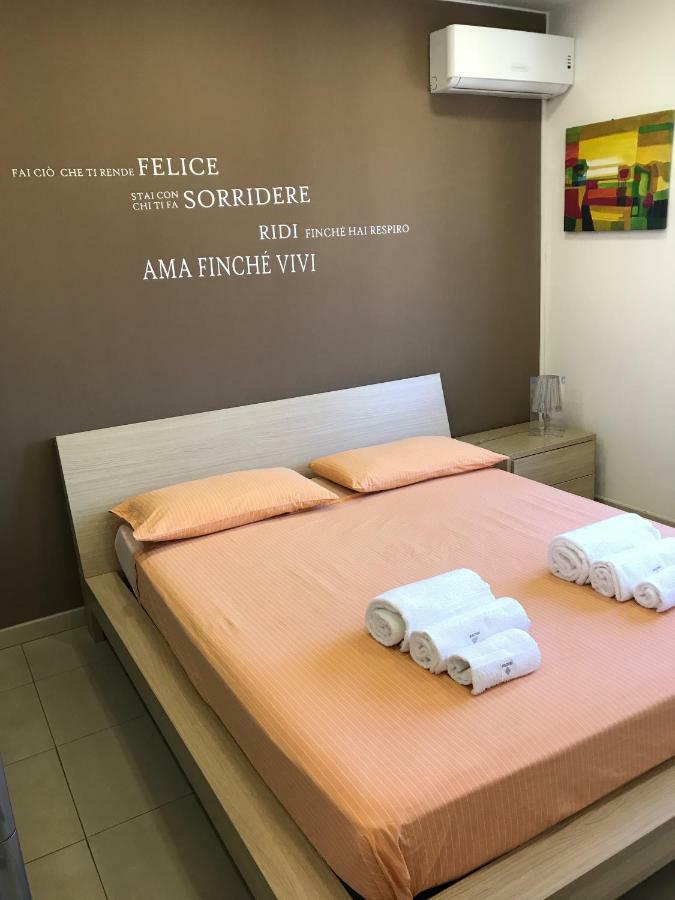 Apartmán Attico Delle Pomelie Santa Teresa Di Riva Exteriér fotografie